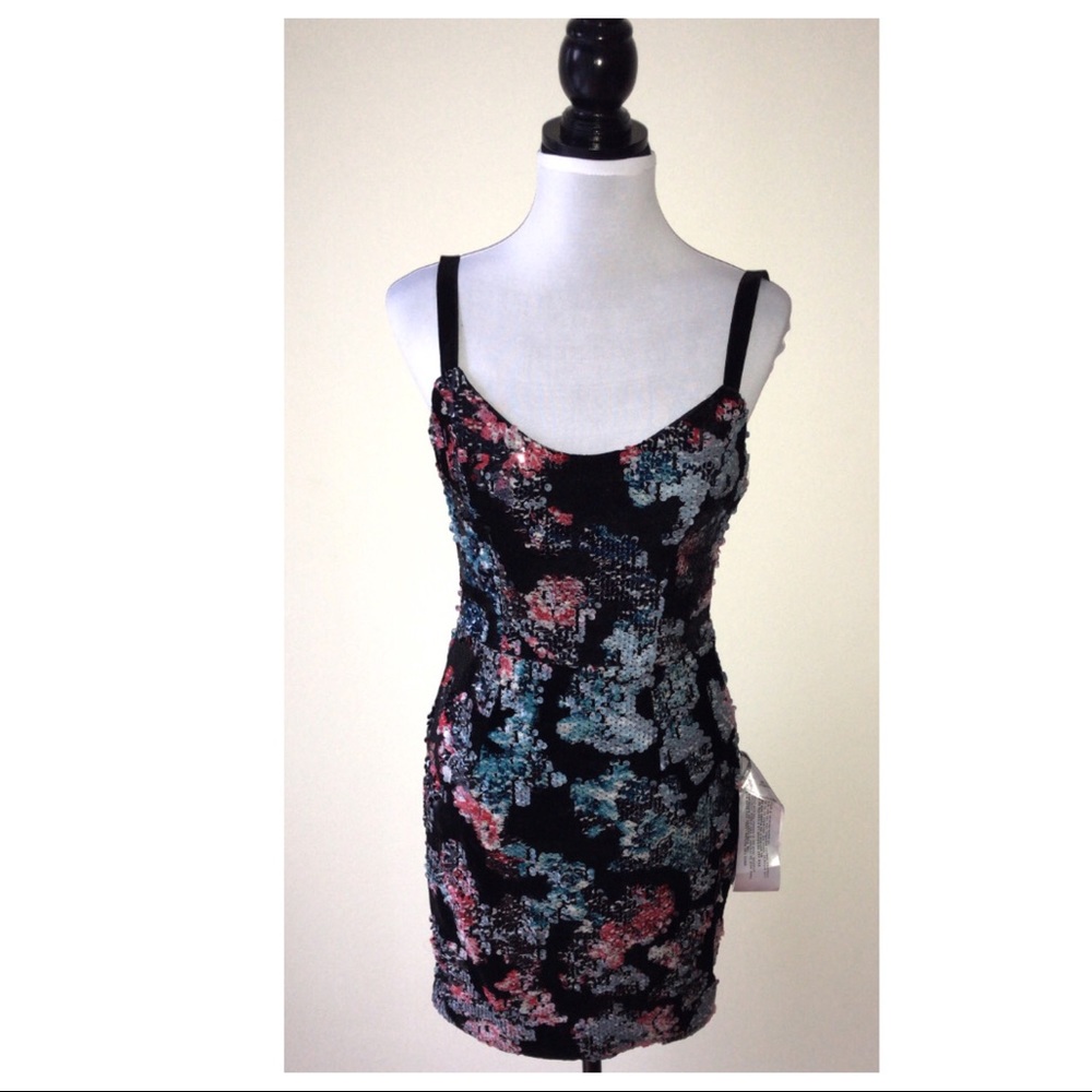 DRESS THE POPULATION SHEATH DRESS - Picture 3 of 7